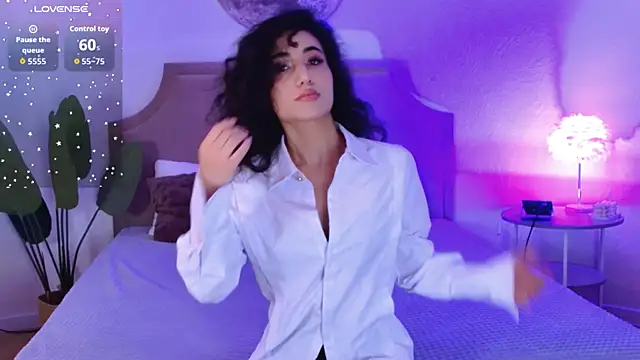 Maya Rogerss online show from December 4, 2:41 pm