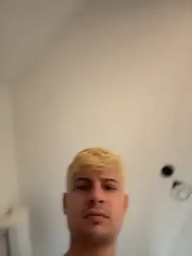 CarinaRose online show from April 1, 9:01 pm