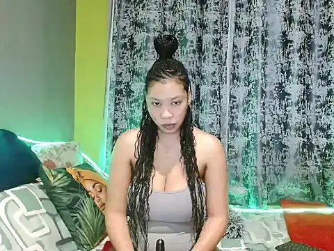 Tallwildnspicey98 online show from July 29, 3:06 am