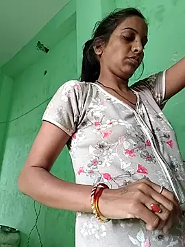 Hotty-Nidhi online show from November 6, 3:45 am