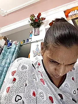 Hotty-Nidhi online show from July 20, 1:24 pm