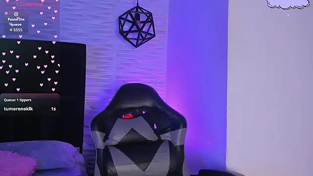 Melody Black  online show from December 2, 8:00 pm