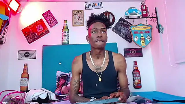 lili roussi online show from February 9, 8:11 pm