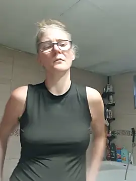 Gripenchipes online show from June 10, 5:22 pm