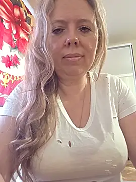 Irina3718 online show from June 7, 1:29 pm