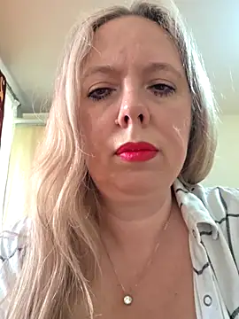 Irina3718 online show from April 19, 12:38 pm