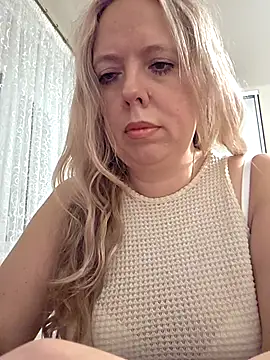Irina3718 online show from July 22, 8:21 pm