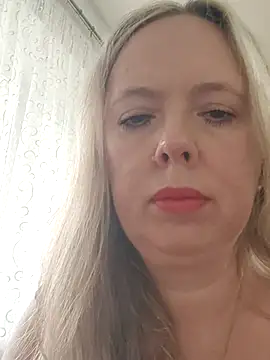 Irina3718 online show from November 10, 12:33 pm