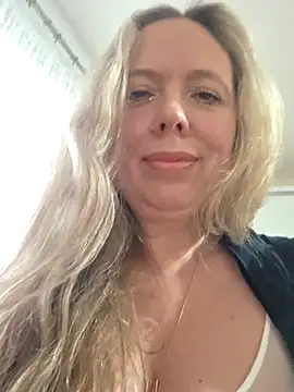 Irina3718 online show from December 22, 12:30 pm