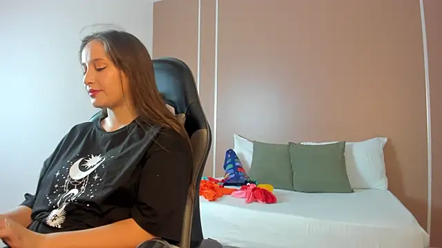 Snapshot of sophia_martinezz_ chatting on September 16, 7:00 pm sophia martinezz online show from September 16, 7:00 pm