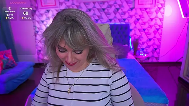 CandyLadyyy online show from April 13, 9:48 pm