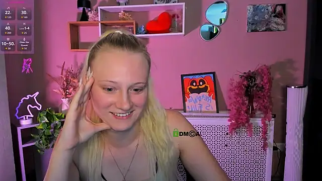 madam uliis online show from July 30, 8:04 am