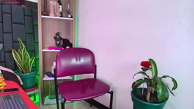 EllenaBoobs  online show from May 29, 5:16 am