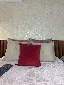 alisonnwalker2025 online show from April 9, 1:16 pm