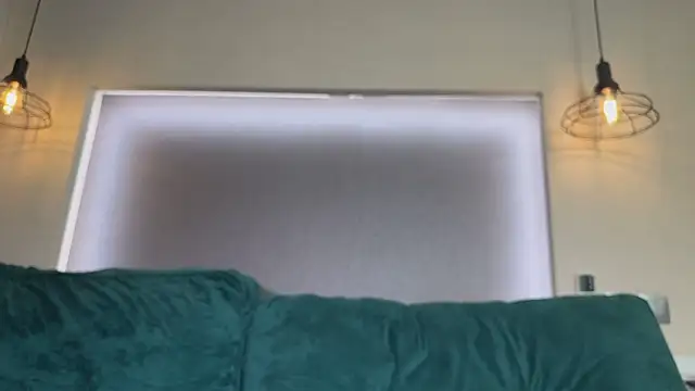 bunnyclide  online show from November 1, 6:50 am