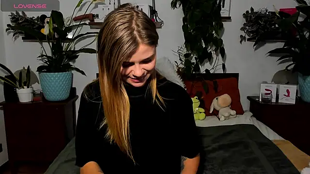 HaleyReedme online show from November 26, 8:59 am