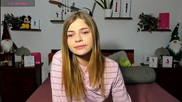 HaleyReedme online show from December 15, 8:30 am