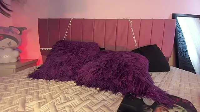 kitty-kryss online show from February 13, 7:04 pm