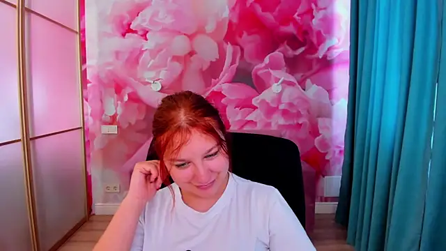 AngelinaLow online show from June 1, 11:34 am