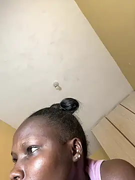 queenmila online show from July 17, 7:13 am