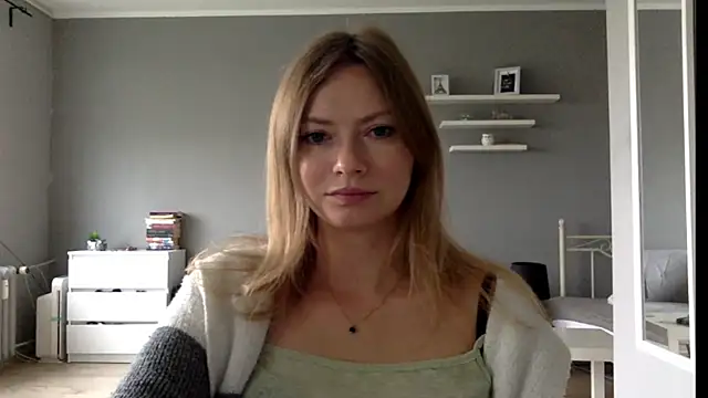 Snapshot of MillieShow chatting on September 22, 2:37 pm MillieShow online show from September 22, 2:37 pm