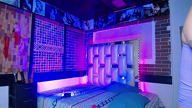 kriss sweetboobs10 online show from March 24, 12:43 pm