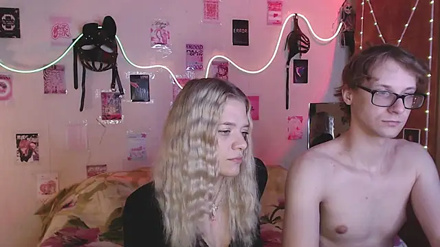 Snapshot of Your_Horny_Friends chatting on September 16, 1:08 pm Your Horny Friends online show from September 16, 1:08 pm