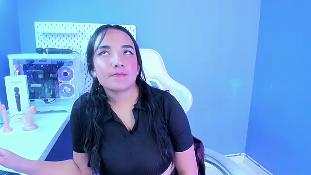 Alice 26  online show from December 1, 2:42 pm