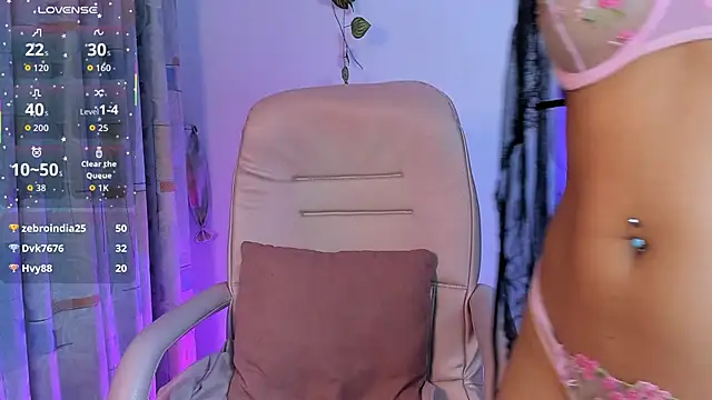 Quiinn bx online show from November 7, 8:03 pm