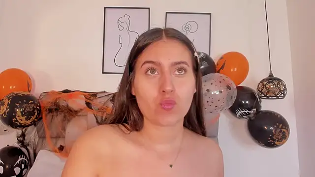 Hanna Evans   online show from October 26, 1:06 pm