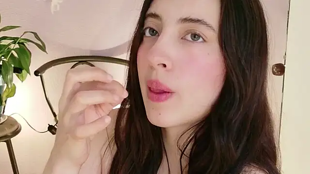Rebbecawhite meow online show from May 5, 8:12 pm
