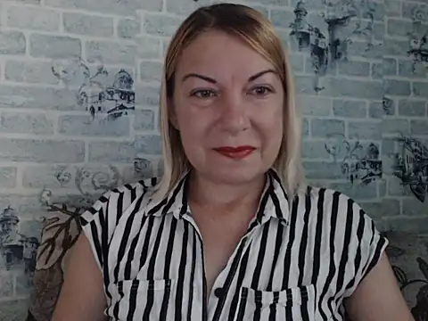 Lillia Ray online show from September 9, 5:29 am