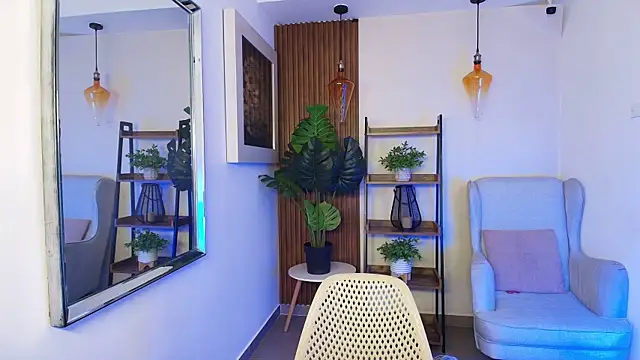 Snapshot of Coral_Lise chatting on October 4, 11:27 am Coral Lise online show from October 4, 11:27 am