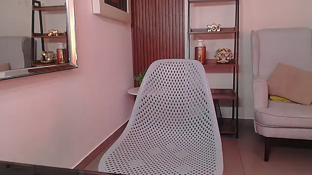 Coral Lise online show from November 28, 1:03 pm