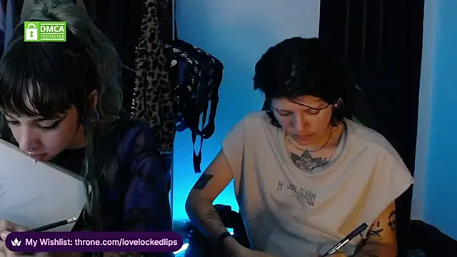 lovelockedlips online show from May 28, 3:15 am