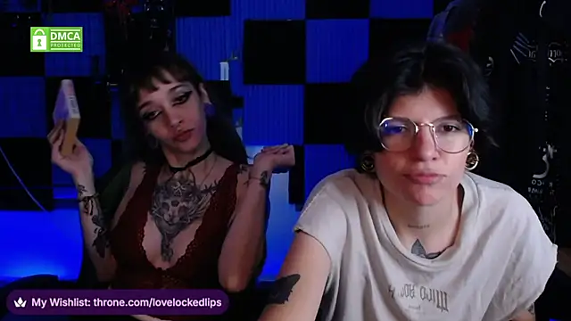 lovelockedlips online show from May 10, 4:47 am