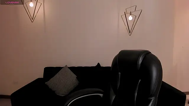 MaiaCollins online show from October 17, 7:17 pm