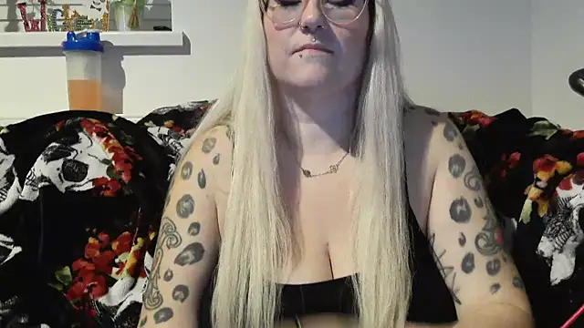 Sizzling Indie36 online show from October 25, 11:00 pm