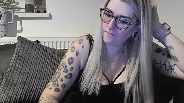 Sizzling Indie36 online show from December 5, 6:53 pm