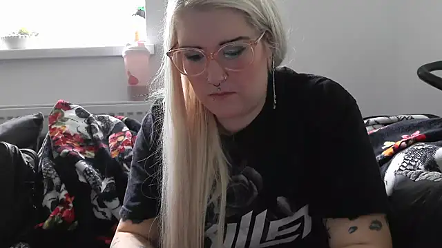 Sizzling Indie36 online show from October 9, 10:19 am