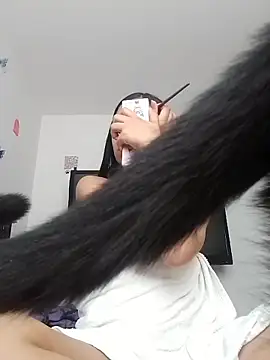 Emilybutterfly1 online show from November 10, 7:53 pm