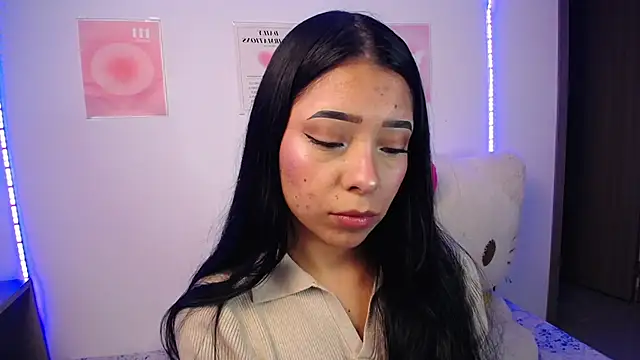 Emilybutterfly1 online show from December 3, 3:20 am