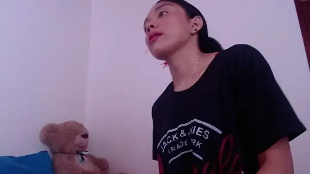 sharon sexy  online show from December 1, 8:00 pm