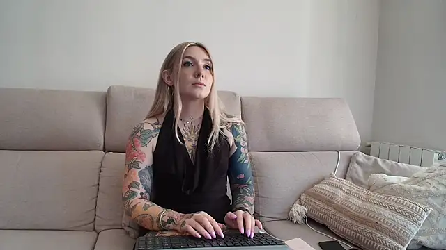 tattoobbgirl online show from July 28, 2:24 pm