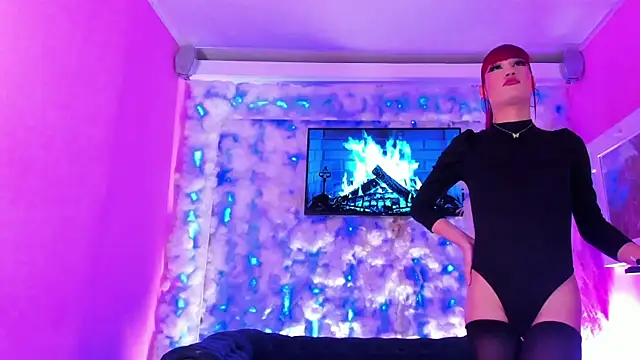 The Hot Ts Dolls online show from July 12, 3:46 pm