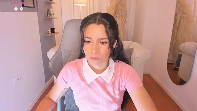 hanna mils online show from March 1, 2:55 am