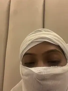 Nia-Stream online show from April 22, 7:11 pm