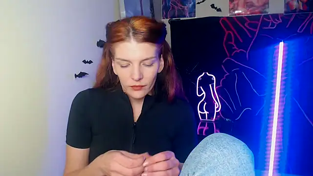 VanessaRey  online show from November 16, 5:35 pm