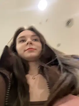 MilaBee online show from February 2, 10:47 am