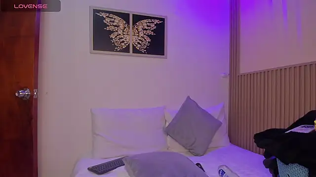 sharonscoth online show from April 25, 7:55 pm